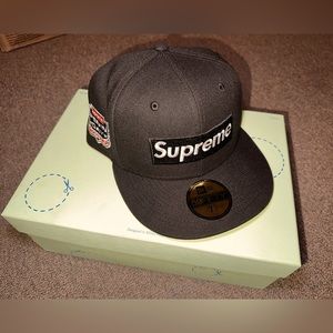 Supreme new era no comp hat size 7 5/8 new never worn